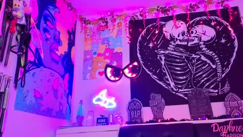 Daphne Madison online show from October 29, 2025, 9:05 pm