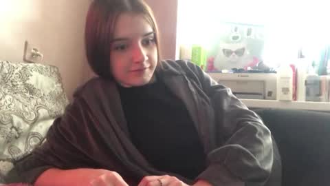 Emilia online show from March 17, 2026, 1:47 pm