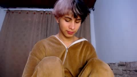 DARA online show from April 5, 2026, 10:18 pm