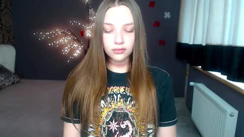 dariaangels online show from March 19, 2026, 12:31 pm
