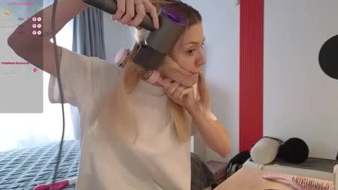 Snapshot of darilboom chatting on December 4, 2025, 9:40 am darilboom online show from December 4, 2025, 9:40 am