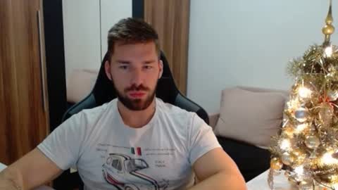 darius_94 online show from December 3, 2025, 5:26 am