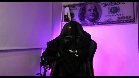 Darius Phoenix  online show from February 13, 2025, 7:03 am