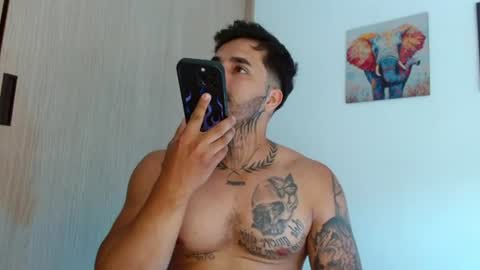 Snapshot of darius_phoenix chatting on June 24, 2026, 5:23 pm Darius Phoenix online show from June 24, 2026, 5:23 pm