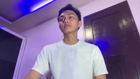 Snapshot of dark_angel69x chatting on September 23, 2025, 6:22 pm Guile online show from September 23, 2025, 6:22 pm