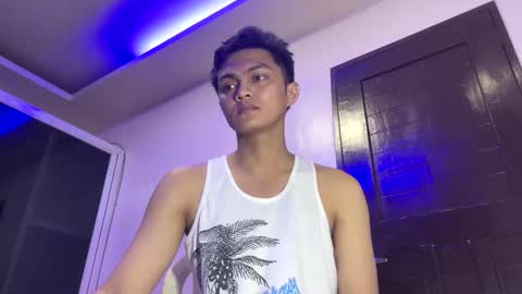 Snapshot of dark_angel69x chatting on September 25, 2025, 6:33 pm Guile online show from September 25, 2025, 6:33 pm