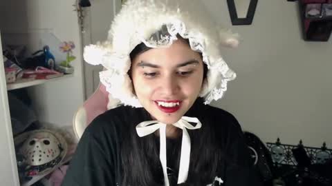 Snapshot of dark_angel_66 chatting on December 4, 2024, 4:54 am Moony online show from December 4, 2024, 4:54 am