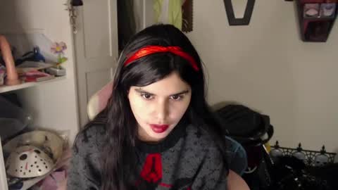 Snapshot of dark_angel_66 chatting on December 5, 2024, 5:48 am Moony online show from December 5, 2024, 5:48 am