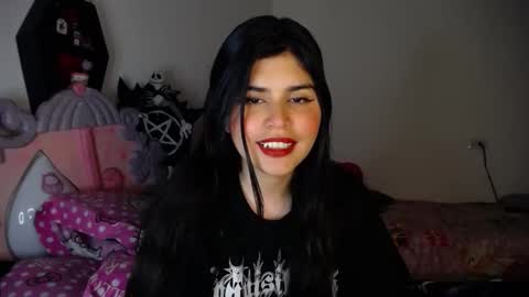 Moony online show from December 14, 2025, 9:41 pm