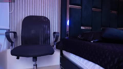 Snapshot of dark_eros_ chatting on April 12, 2026, 3:11 am Sr. Eros online show from April 12, 2026, 3:11 am