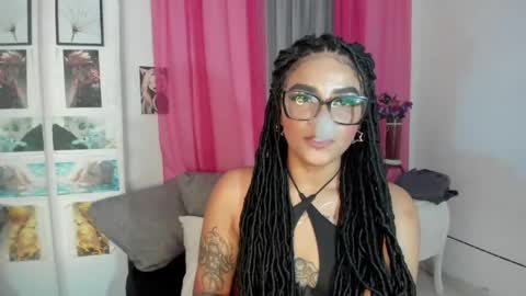 dark_flama online show from April 18, 2026, 11:49 pm