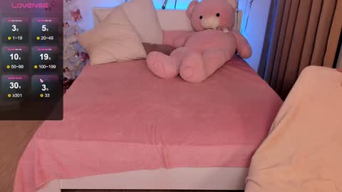 Snapshot of dark_lola_ chatting on December 31, 2024, 6:59 am Lola online show from December 31, 2024, 6:59 am