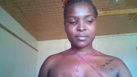 dark_petite_ online show from May 11, 2026, 11:27 am