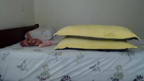 dark_qween online show from November 18, 2025, 9:36 am