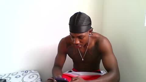 Snapshot of dark_temp_ chatting on November 5, 2025, 12:27 pm DARK online show from November 5, 2025, 12:27 pm