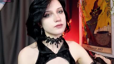 Snapshot of dark_vamp_ chatting on December 3, 2024, 9:01 pm Vamp online show from December 3, 2024, 9:01 pm