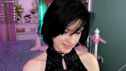 Snapshot of dark_vamp_ chatting on February 6, 2025, 4:21 am Vamp online show from February 6, 2025, 4:21 am