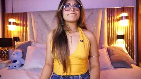 Angel Darcy  online show from March 11, 2026, 11:44 pm