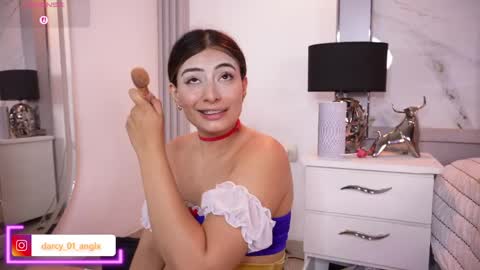 Angel Darcy  online show from April 10, 2026, 11:31 pm