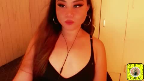 Snapshot of darkbirde chatting on November 6, 2025, 7:48 pm Rose Dawson online show from November 6, 2025, 7:48 pm