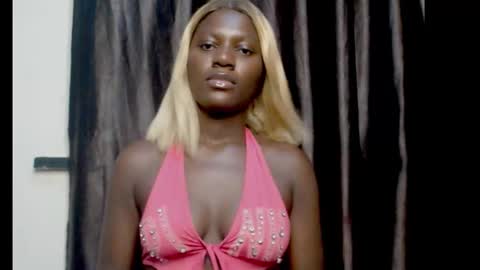 Snapshot of darkchocoxx chatting on September 20, 2025, 7:15 pm sexygal online show from September 20, 2025, 7:15 pm