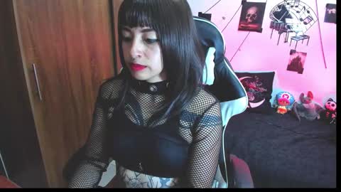 Snapshot of darkkittenuwu chatting on November 16, 2025, 9:31 pm Hi Im Yuri independent modelhelp me get my 111 hands upuwu online show from November 16, 2025, 9:31 pm