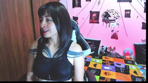 Snapshot of darkkittenuwu chatting on November 27, 2025, 7:27 pm Hi Im Yuri independent modelhelp me get my 111 hands upuwu online show from November 27, 2025, 7:27 pm