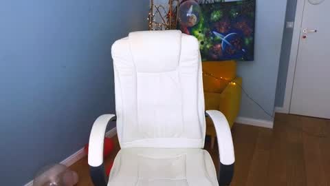 darkmoon____ online show from February 24, 2025, 9:31 pm