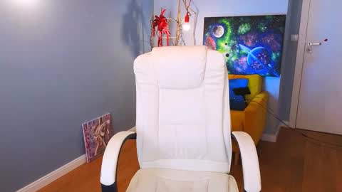 darkmoon____ online show from September 10, 2025, 1:44 pm