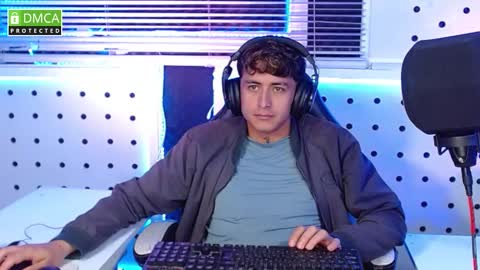 DARKO0717 online show from October 12, 2025, 4:39 pm