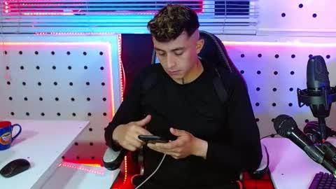 DARKO0717 online show from November 2, 2025, 5:04 pm