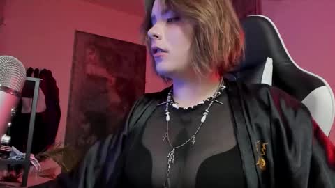 Snapshot of darkside_tailor chatting on October 27, 2025, 3:49 pm Miss Tailor online show from October 27, 2025, 3:49 pm