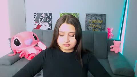 Amelie online show from April 14, 2026, 5:30 pm