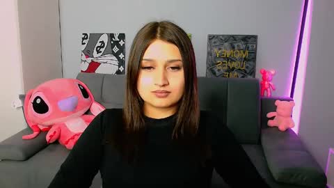 Amelie online show from April 17, 2026, 4:54 pm