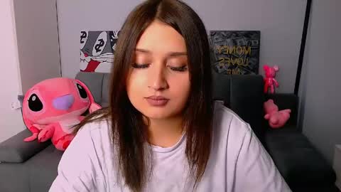 Amelie online show from April 21, 2026, 4:34 pm