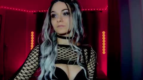 roseredgoddess online show from February 3, 2026, 4:21 am