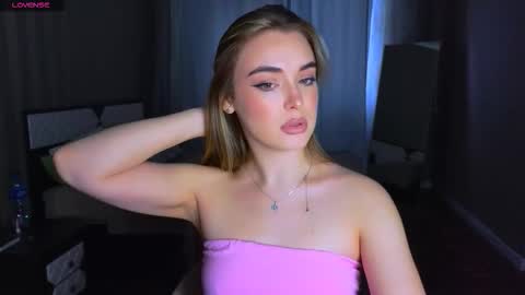 Darlina online show from December 20, 2025, 1:07 pm