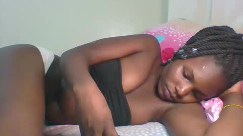 Snapshot of darling_dreamer2 chatting on May 31, 2026, 6:31 pm darling_dreamer2 online show from May 31, 2026, 6:31 pm