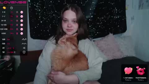 darling_tony18 online show from June 17, 2026, 9:27 pm