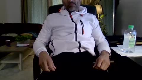 Snapshot of darryl43321 chatting on March 7, 2025, 7:05 pm darryl43321 online show from March 7, 2025, 7:05 pm