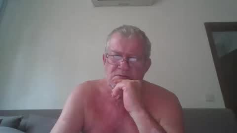 darwincock online show from April 3, 2026, 1:14 am