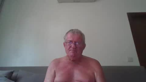 darwincock online show from April 8, 2026, 1:27 am