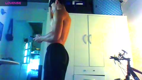 Snapshot of daryof chatting on December 13, 2024, 5:00 pm Daryo Franco online show from December 13, 2024, 5:00 pm