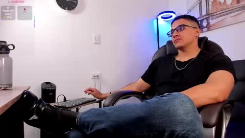 Dash online show from November 25, 2025, 12:49 pm