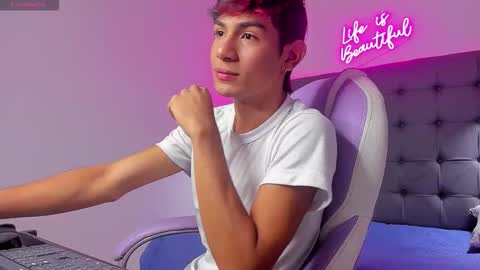 Snapshot of dav_nagel chatting on November 30, 2025, 12:20 pm angel online show from November 30, 2025, 12:20 pm