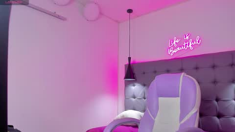 Snapshot of dav_nagel chatting on December 5, 2025, 1:31 pm angel online show from December 5, 2025, 1:31 pm