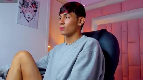 Snapshot of dav_nagel chatting on December 19, 2025, 4:14 pm angel online show from December 19, 2025, 4:14 pm