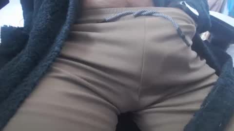 Snapshot of davdao3 chatting on October 18, 2025, 8:26 am davdao3 online show from October 18, 2025, 8:26 am