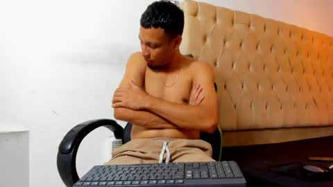 Snapshot of dave_skinnycum420 chatting on October 29, 2025, 7:10 am dave online show from October 29, 2025, 7:10 am