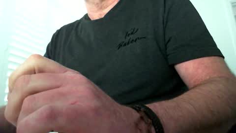 davesu12345 online show from January 8, 2026, 9:33 am